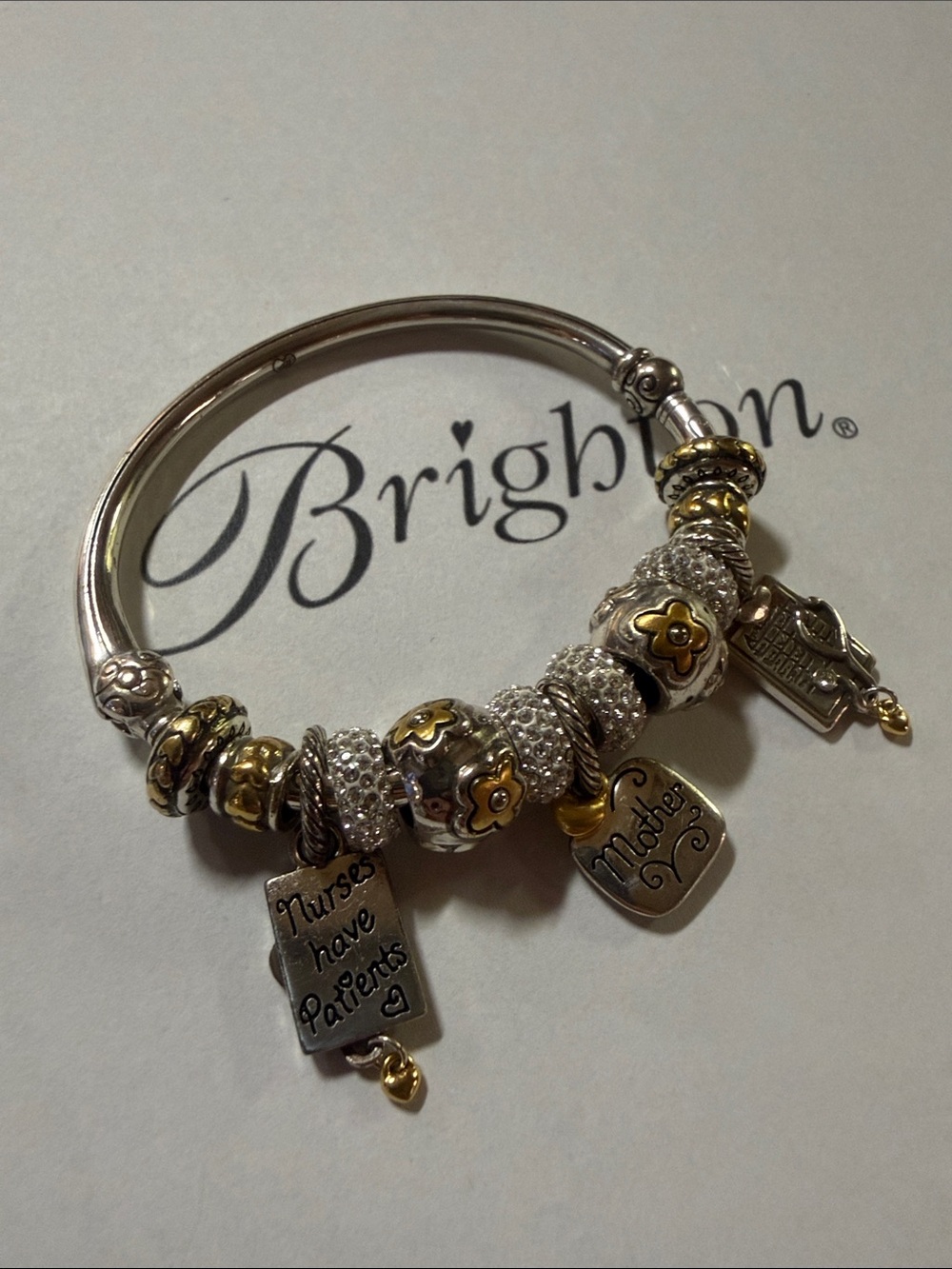 👩🏼‍⚕️BRIGHTON Two-tone ‘Nurse’ ‘Mom’ SLVR Charm Bangle Bracelet! Great gift idea